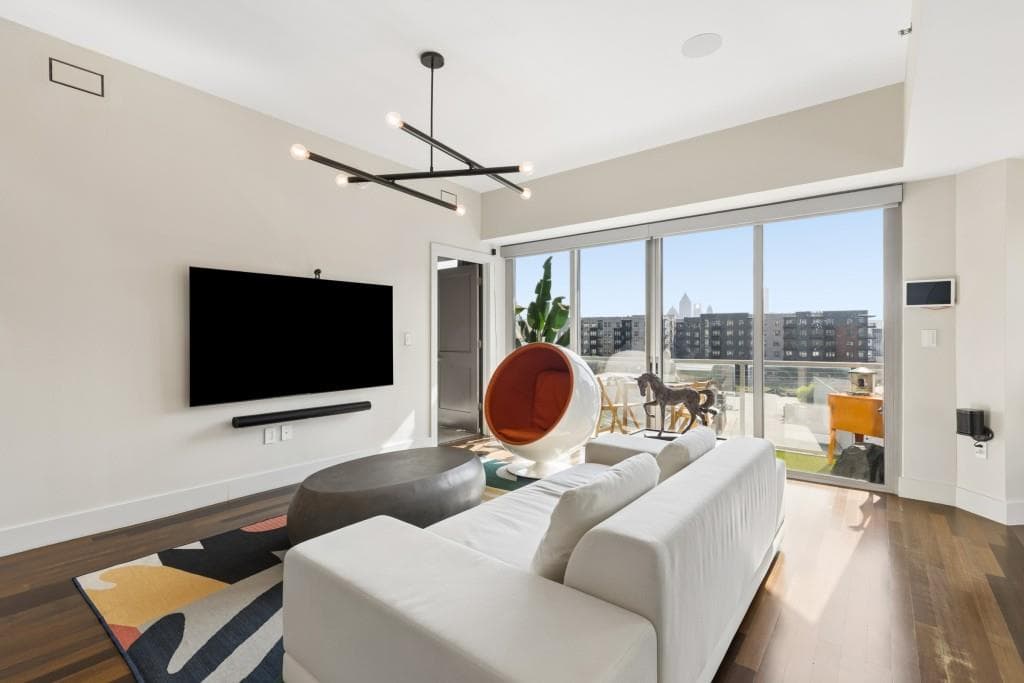2 bedroom, 2 bathroom, 1,218 sq ft condominium for rent at 1100 Howell Mill Road 413, Atlanta, GA 30318 for $3,250 a month — photo 3