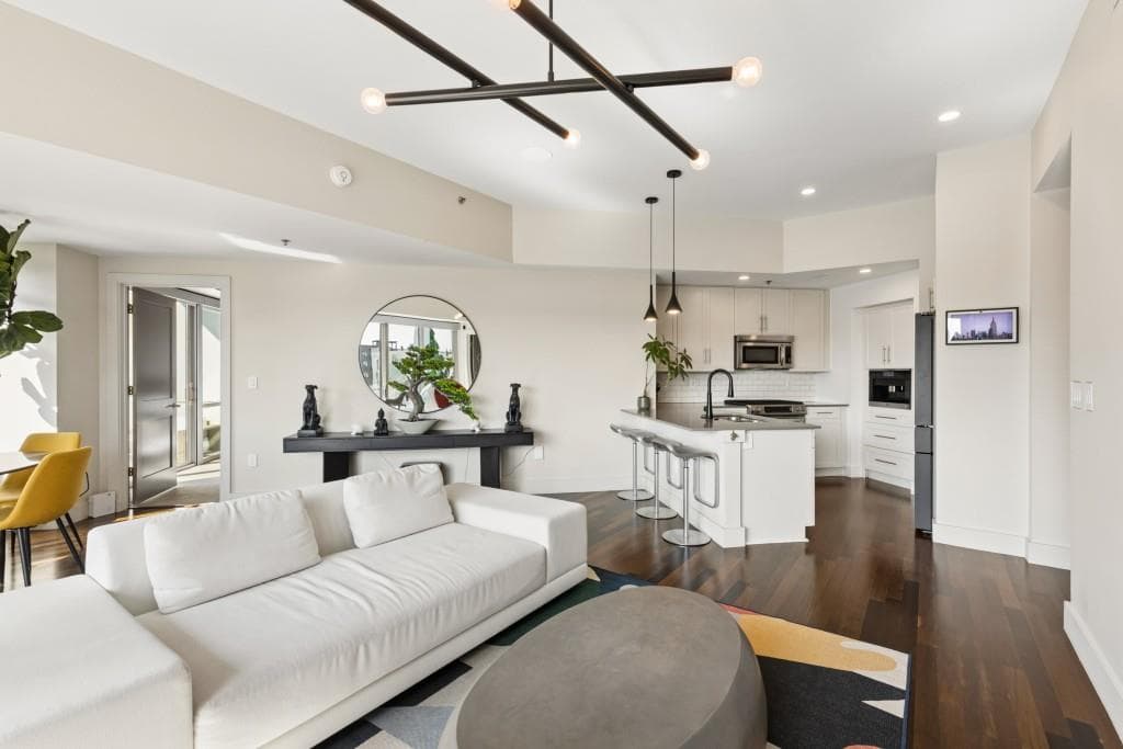 2 bedroom, 2 bathroom, 1,218 sq ft condominium for rent at 1100 Howell Mill Road 413, Atlanta, GA 30318 for $3,250 a month — photo 5