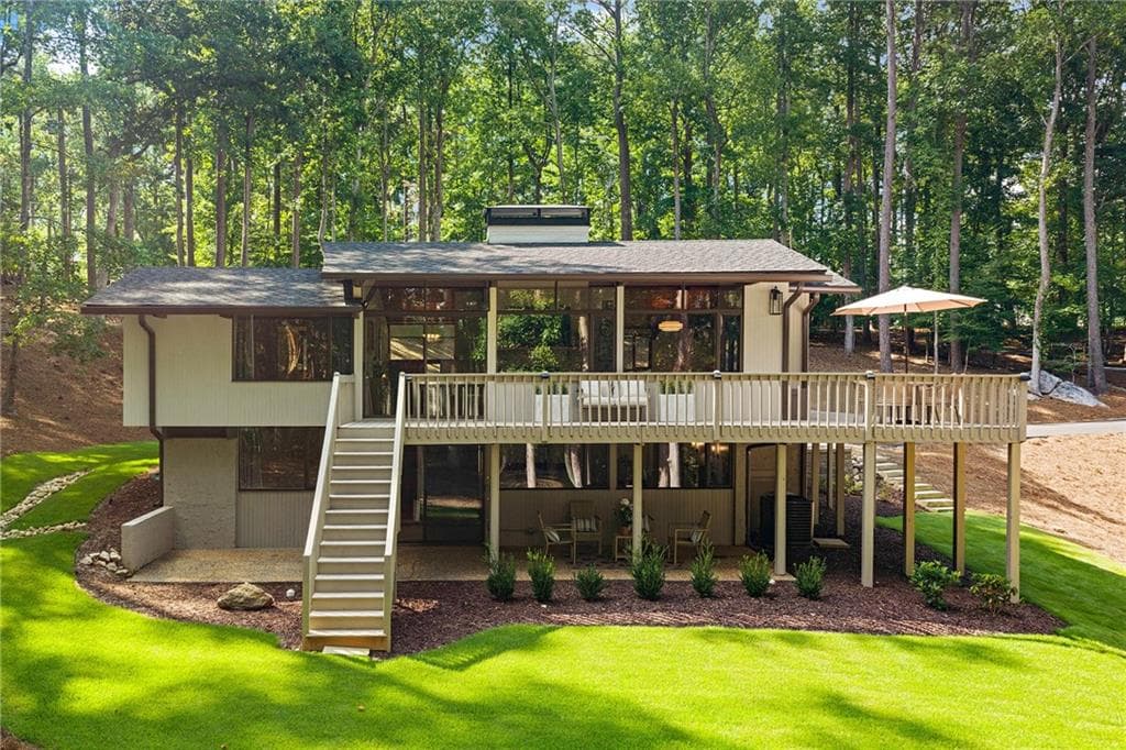 3 bedroom, 2 bathroom, 2,233 sq ft single family residence under contract at 1015 Iron Mountain Road, Canton, GA 30115 — photo 2