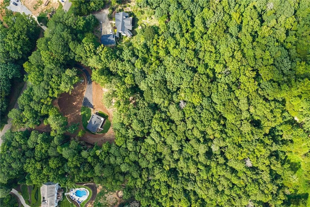 3 bedroom, 2 bathroom, 2,233 sq ft single family residence under contract at 1015 Iron Mountain Road, Canton, GA 30115 — photo 3