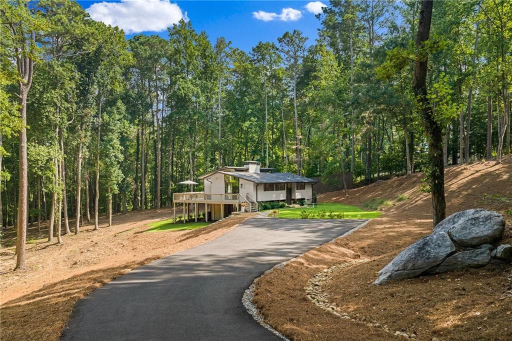 3 bedroom, 2 bathroom, 2,233 sq ft single family residence under contract at 1015 Iron Mountain Road, Canton, GA 30115 — photo 5