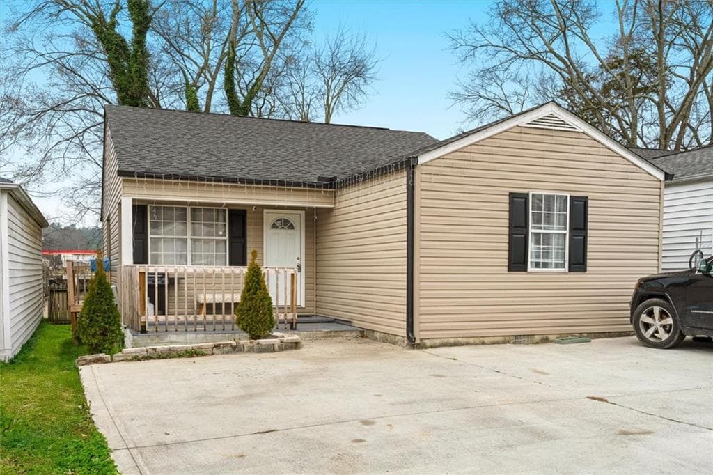 3 bedroom, 2 bathroom, 1,236 sq ft single family residence for sale at 1411 Classic Chase Drive, Dalton, GA 30721 — photo 2