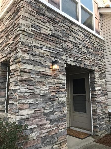 3 bedroom, 3 bathroom, 1,307 sq ft single family residence for rent at 303 Hiawassee Drive, Woodstock, GA 30188 for $2,100 a month — photo 4