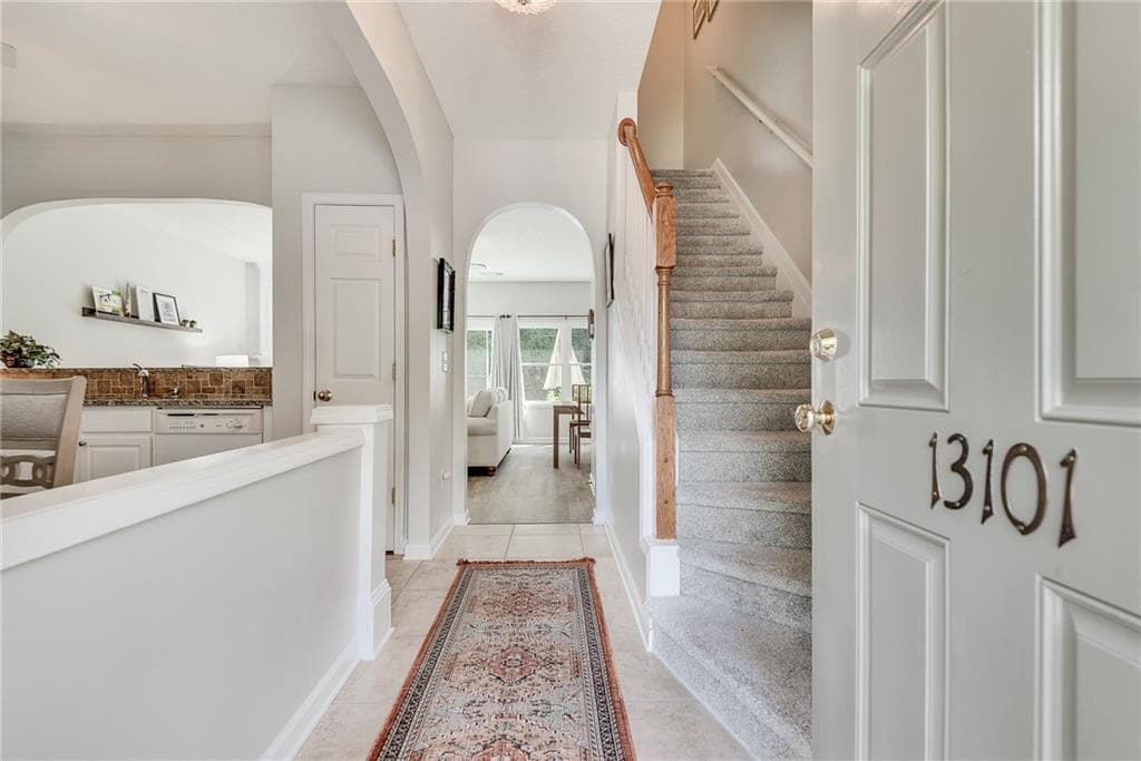 2 bedroom, 3 bathroom, 1,218 sq ft condominium for sale at 13101 Region Trace, Milton, GA 30004 — photo 3