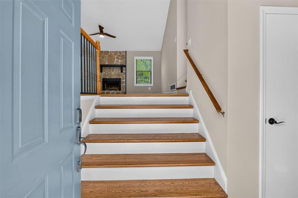 5 bedroom, 3 bathroom, 2,800 sq ft single family residence for sale at 260 Park Avenue, Woodstock, GA 30188 — photo 4