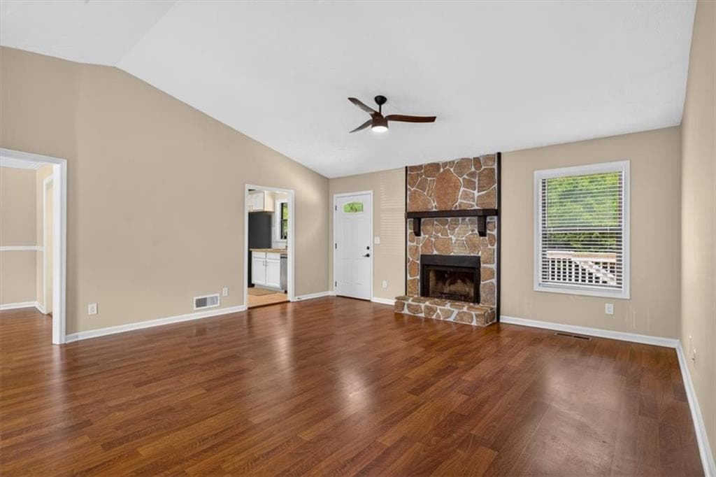 5 bedroom, 3 bathroom, 2,800 sq ft single family residence for sale at 260 Park Avenue, Woodstock, GA 30188 — photo 6