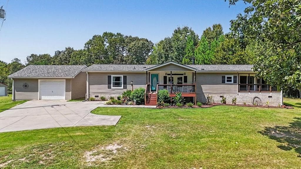 3 bedroom, 2 bathroom, 1,835 sq ft single family residence for sale at 134 John Kay Road, Taylorsville, GA 30178 — photo 2
