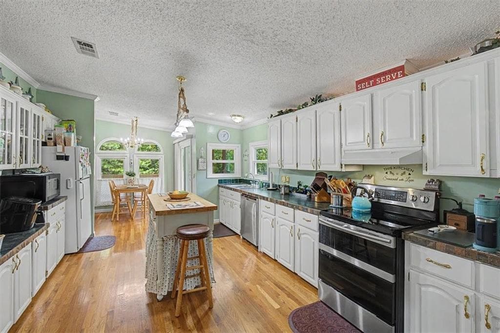 3 bedroom, 2 bathroom, 1,835 sq ft single family residence for sale at 134 John Kay Road, Taylorsville, GA 30178 — photo 8