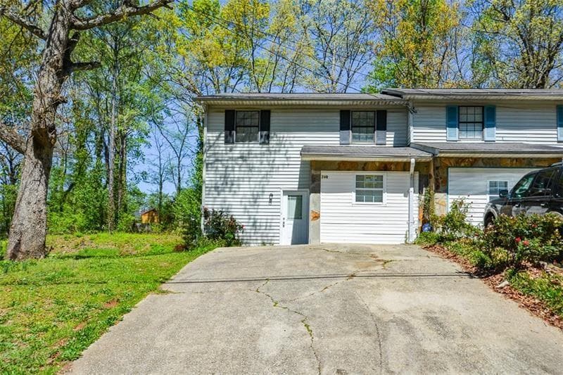 4 bedroom, 3 bathroom, 1,732 sq ft townhouse for rent at 160 Timber Creek Lane, Marietta, GA 30060 for $1,850 a month — photo 1 of 48