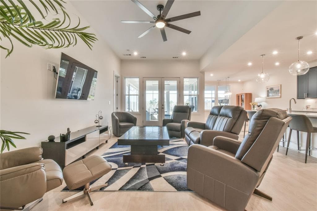 2 bedroom, 2 bathroom, 1,896 sq ft single family residence for sale at 284 Pecks Court, Hoschton, GA 30548 — photo 7