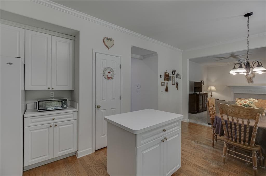 4 bedroom, 3 bathroom, 2,578 sq ft single family residence under contract at 10850 Avian Drive, Alpharetta, GA 30022 — photo 10
