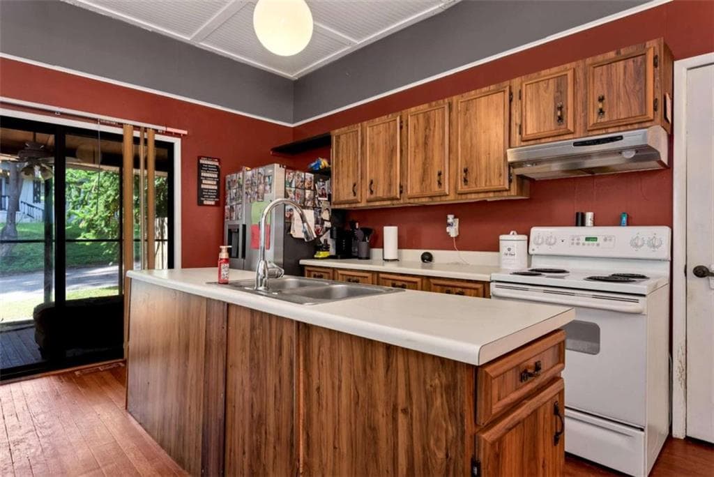 2 bedroom, 3 bathroom, 2,048 sq ft single family residence for sale at 73 Mahaffey Street, Jefferson, GA 30549 — photo 9