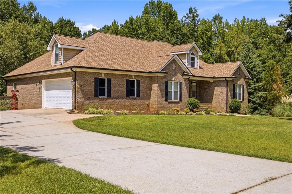 4 bedroom, 2 bathroom, 2,688 sq ft single family residence for sale at 125 Mackey Road, Mcdonough, GA 30252 — photo 3