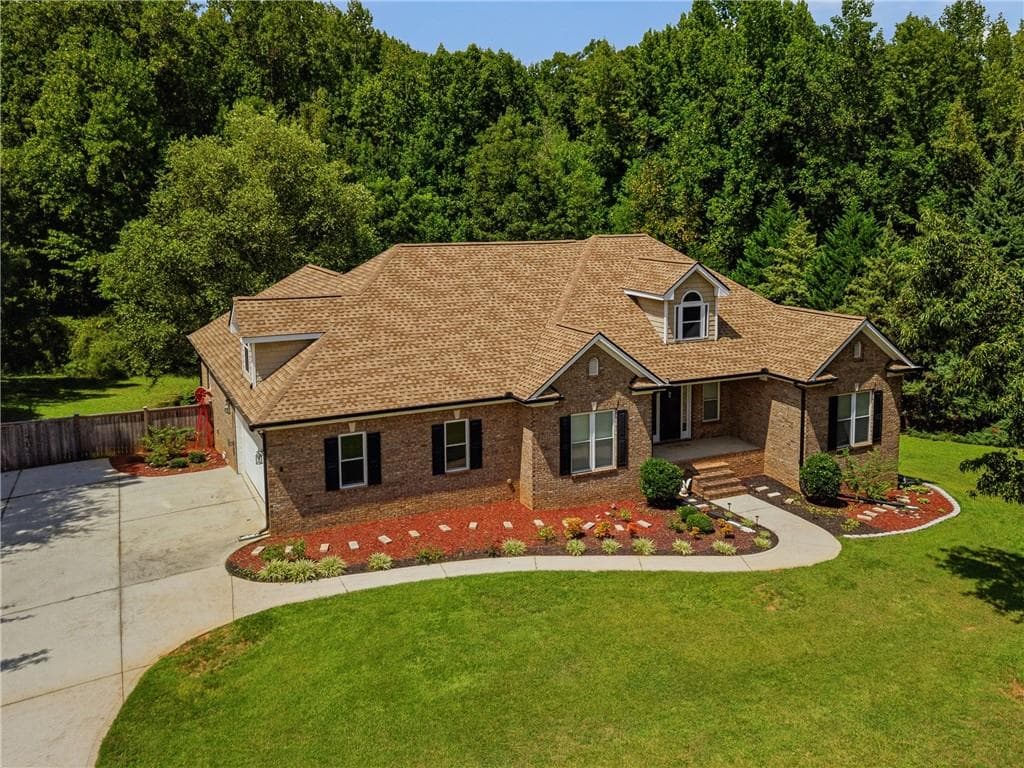 4 bedroom, 2 bathroom, 2,688 sq ft single family residence for sale at 125 Mackey Road, Mcdonough, GA 30252 — photo 6