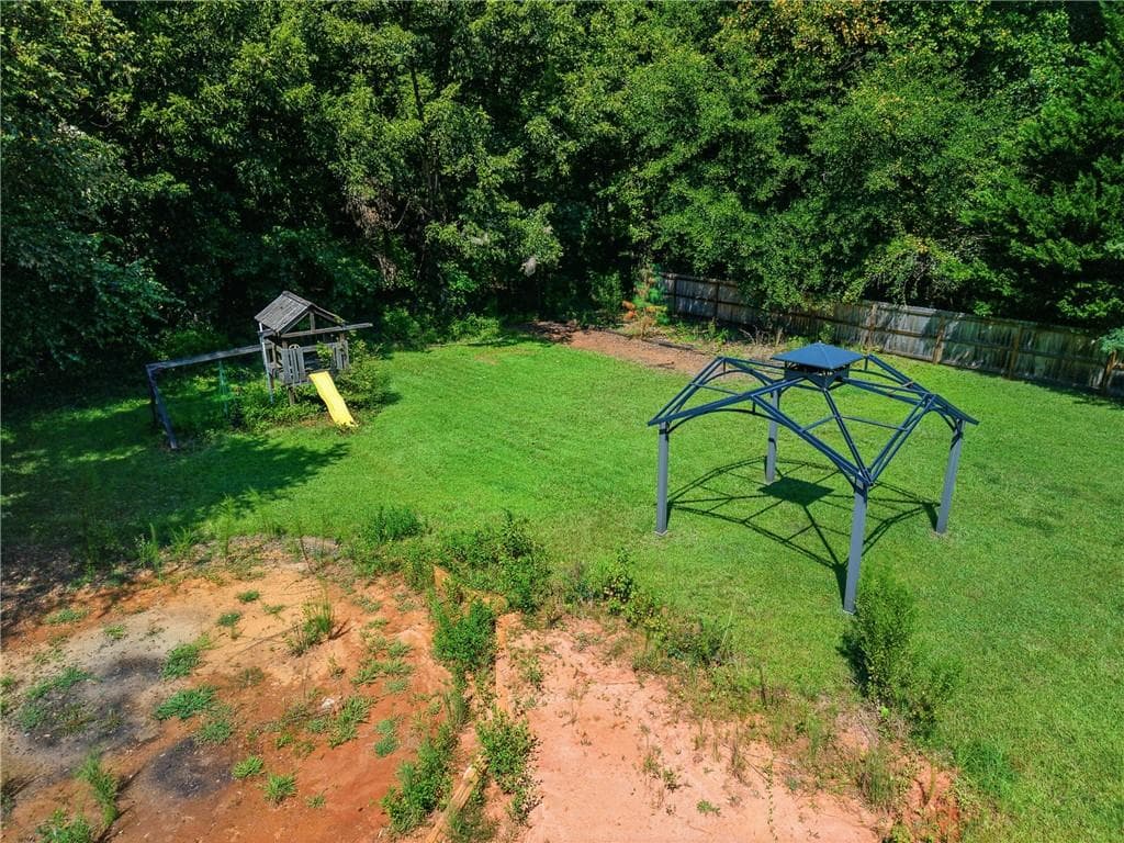 4 bedroom, 2 bathroom, 2,688 sq ft single family residence for sale at 125 Mackey Road, Mcdonough, GA 30252 — photo 10