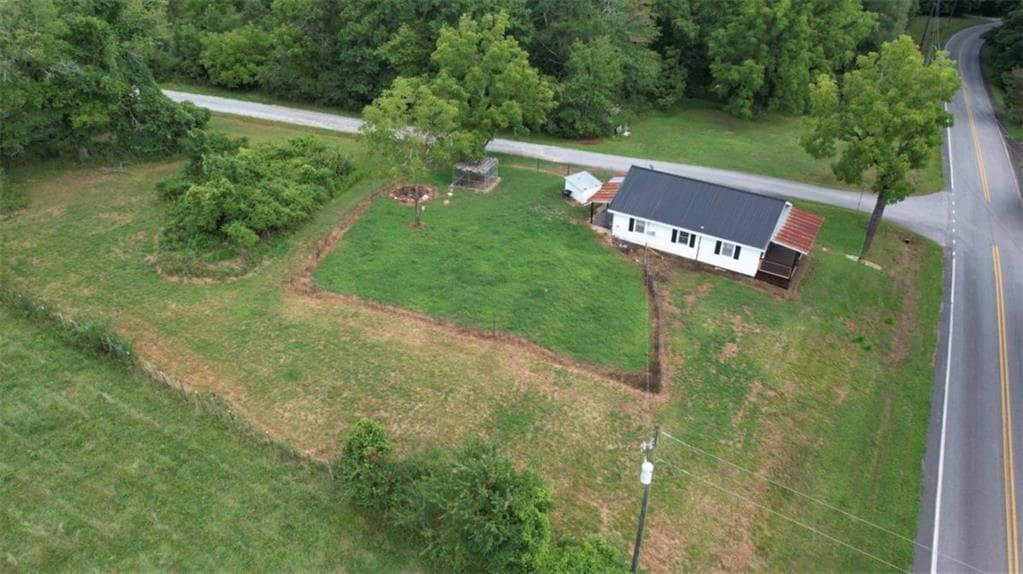 3 bedroom, 1 bathroom, 864 sq ft single family residence for sale at 930 Cantrell Road, Marble Hill, GA 30148 — photo 4