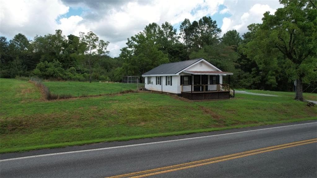 3 bedroom, 1 bathroom, 864 sq ft single family residence for sale at 930 Cantrell Road, Marble Hill, GA 30148 — photo 5