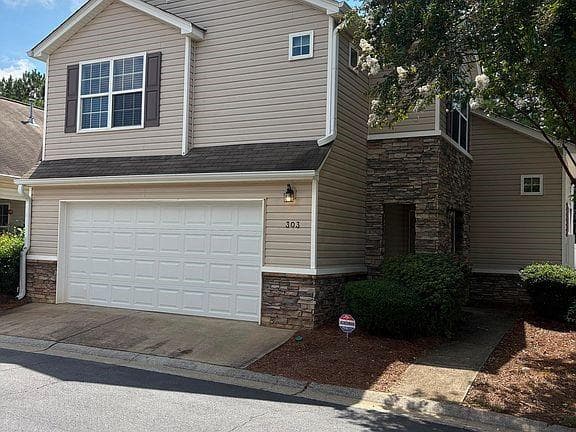 3 bedroom, 3 bathroom, 1,307 sq ft single family residence for rent at 303 Hiawassee Drive, Woodstock, GA 30188 for $2,100 a month — photo 2