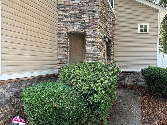3 bedroom, 3 bathroom, 1,307 sq ft single family residence for rent at 303 Hiawassee Drive, Woodstock, GA 30188 for $2,100 a month — photo 3