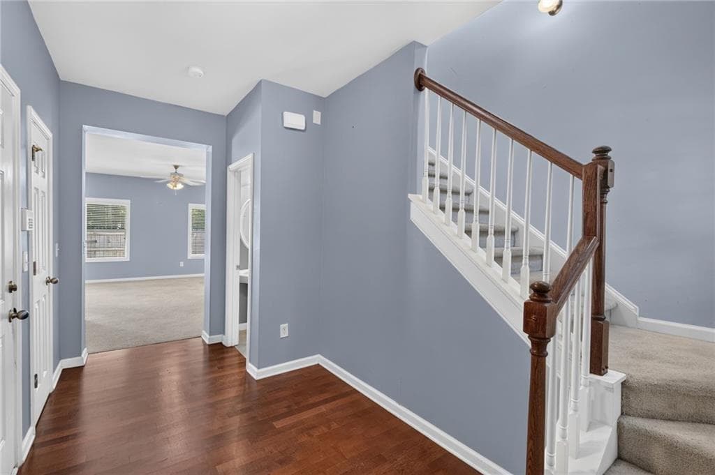 3 bedroom, 3 bathroom, 1,430 sq ft townhouse for sale at 2555 Flat Shoals Road 2503, Atlanta, GA 30349 — photo 3