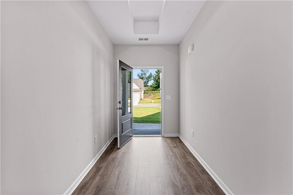 3 bedroom, 2 bathroom, 1,600 sq ft single family residence for sale at 495 Charleston Place, Villa Rica, GA 30180 — photo 2