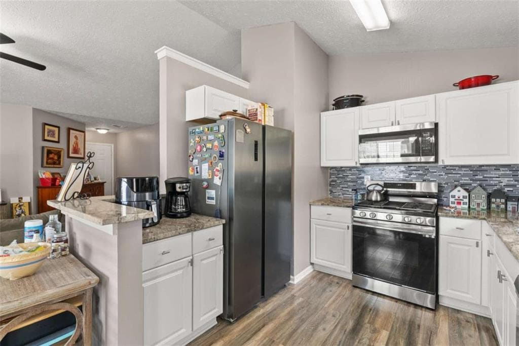 3 bedroom, 2 bathroom, 1,290 sq ft single family residence for sale at 3444 Peachcrest Trace, Decatur, GA 30032 — photo 5
