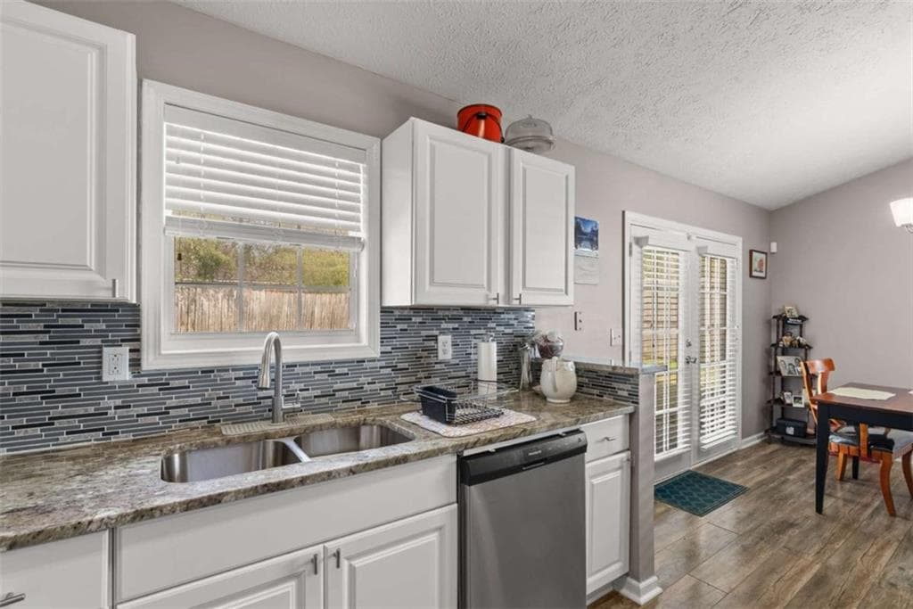 3 bedroom, 2 bathroom, 1,290 sq ft single family residence for sale at 3444 Peachcrest Trace, Decatur, GA 30032 — photo 9