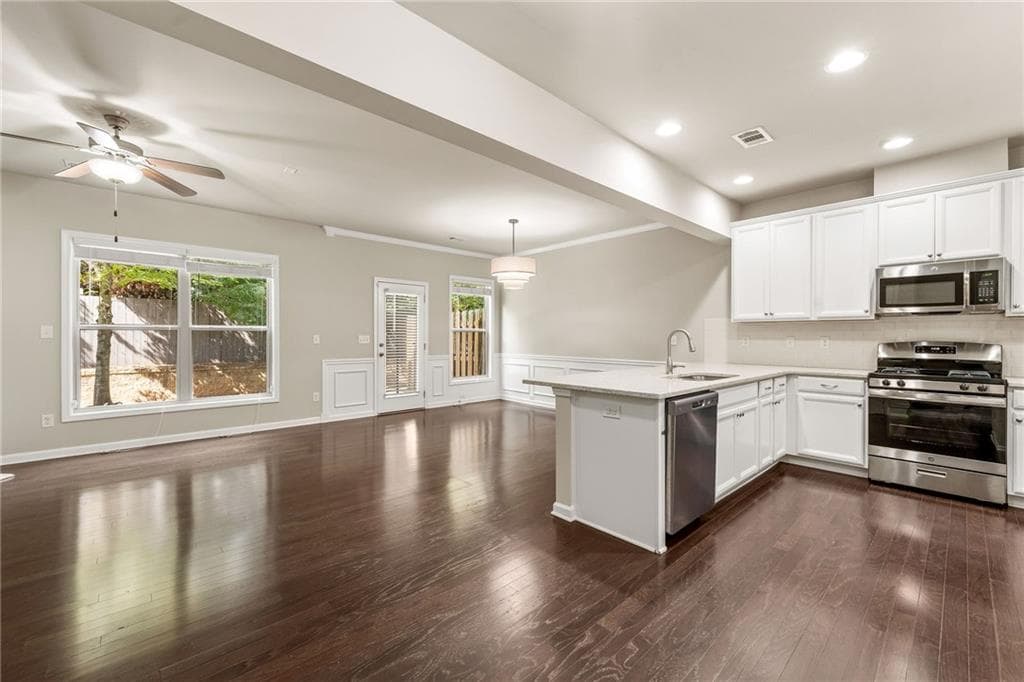 4 bedroom, 3 bathroom, 1,964 sq ft townhouse for sale at 2698 Village Park Bend, Duluth, GA 30096 — photo 6