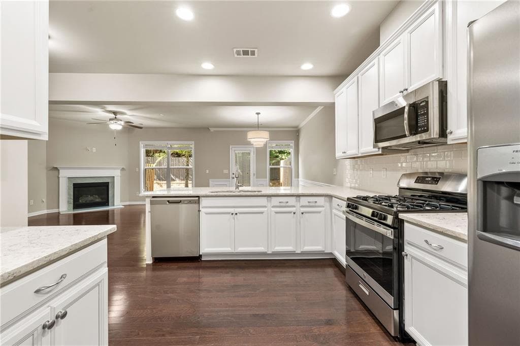 4 bedroom, 3 bathroom, 1,964 sq ft townhouse for sale at 2698 Village Park Bend, Duluth, GA 30096 — photo 8