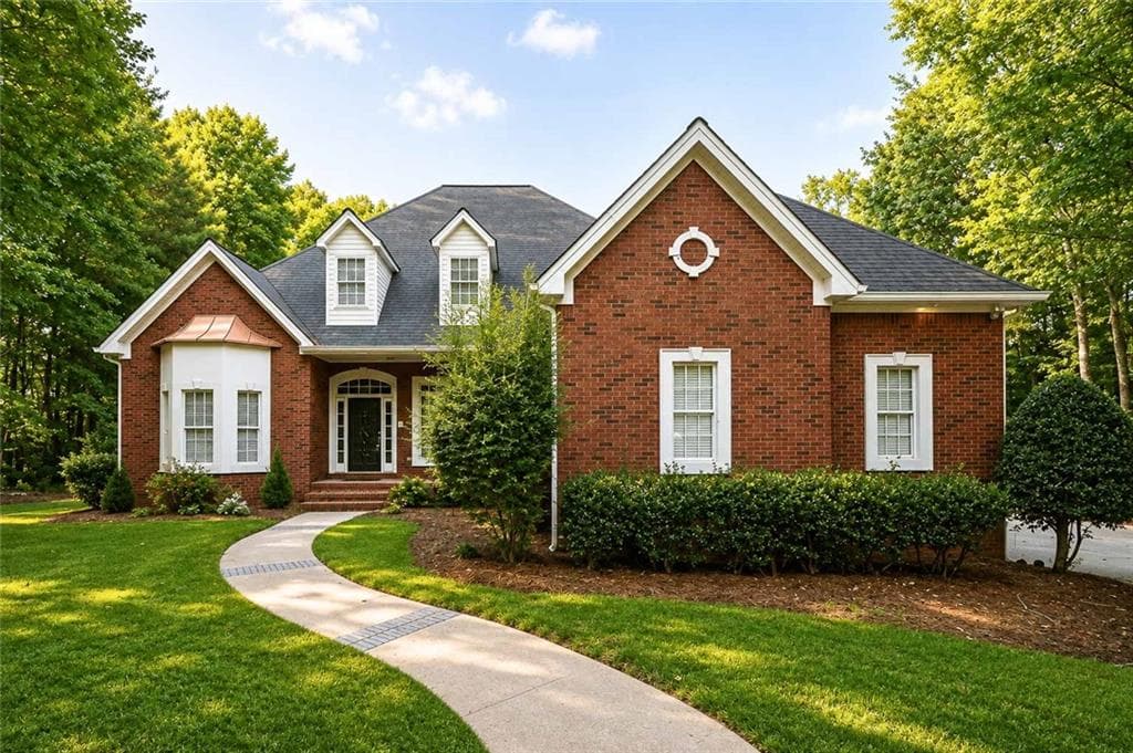 5 bedroom, 5 bathroom, 4,198 sq ft single family residence under contract at 4310 Winslow Court, Douglasville, GA 30135 — photo 2