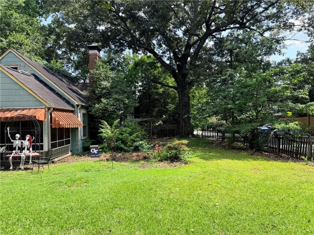 3 bedroom, 1 bathroom, 943 sq ft single family residence for sale at 507 E Lake Drive, Decatur, GA 30030 — photo 2