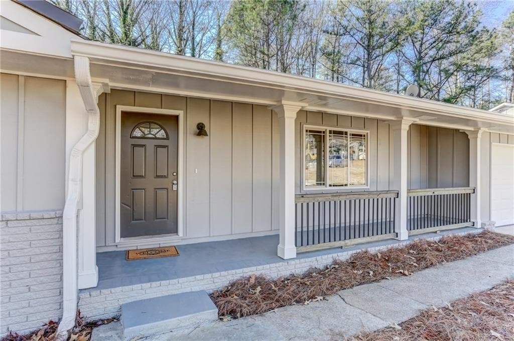 3 bedroom, 2 bathroom, 1,273 sq ft single family residence for sale at 3064 Fern Valley Drive, Marietta, GA 30008 — photo 3