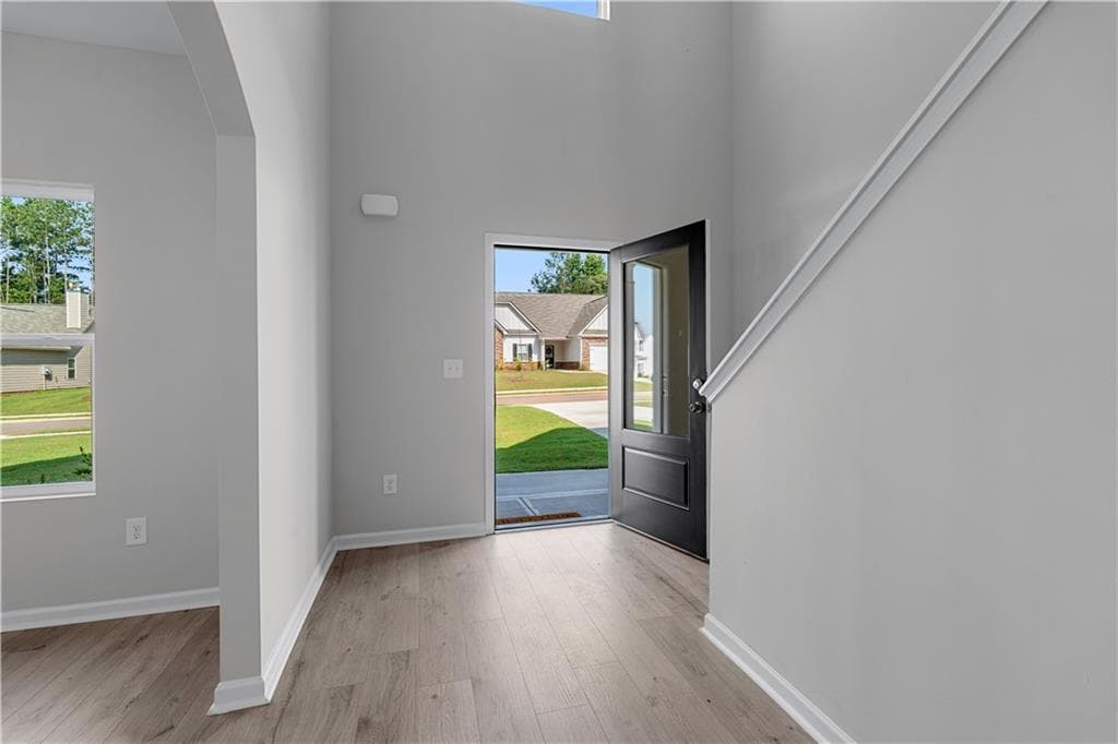5 bedroom, 3 bathroom, 2,400 sq ft single family residence for sale at 493 Charleston Place, Villa Rica, GA 30180 — photo 2