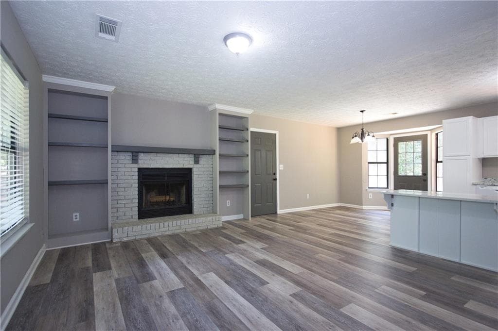4 bedroom, 3 bathroom, 1,799 sq ft single family residence for sale at 4685 Barnes Court, Loganville, GA 30052 — photo 3