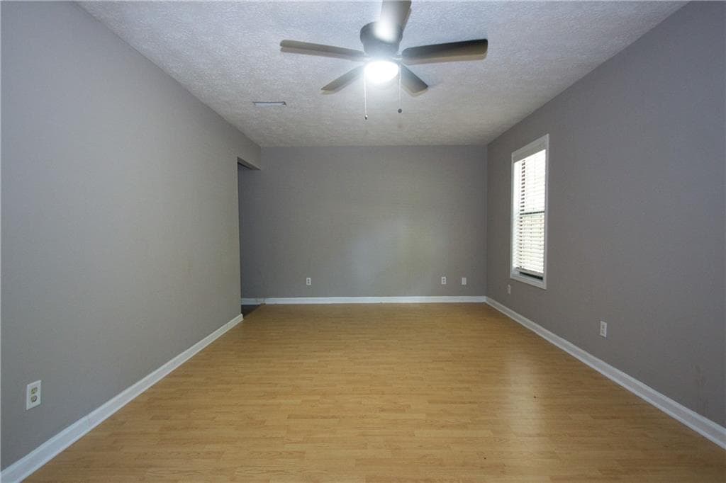 4 bedroom, 3 bathroom, 1,799 sq ft single family residence for sale at 4685 Barnes Court, Loganville, GA 30052 — photo 8