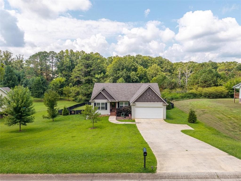 3 bedroom, 2 bathroom, 1,322 sq ft single family residence for sale at 151 Old South Drive, Ellijay, GA 30540 — photo 2