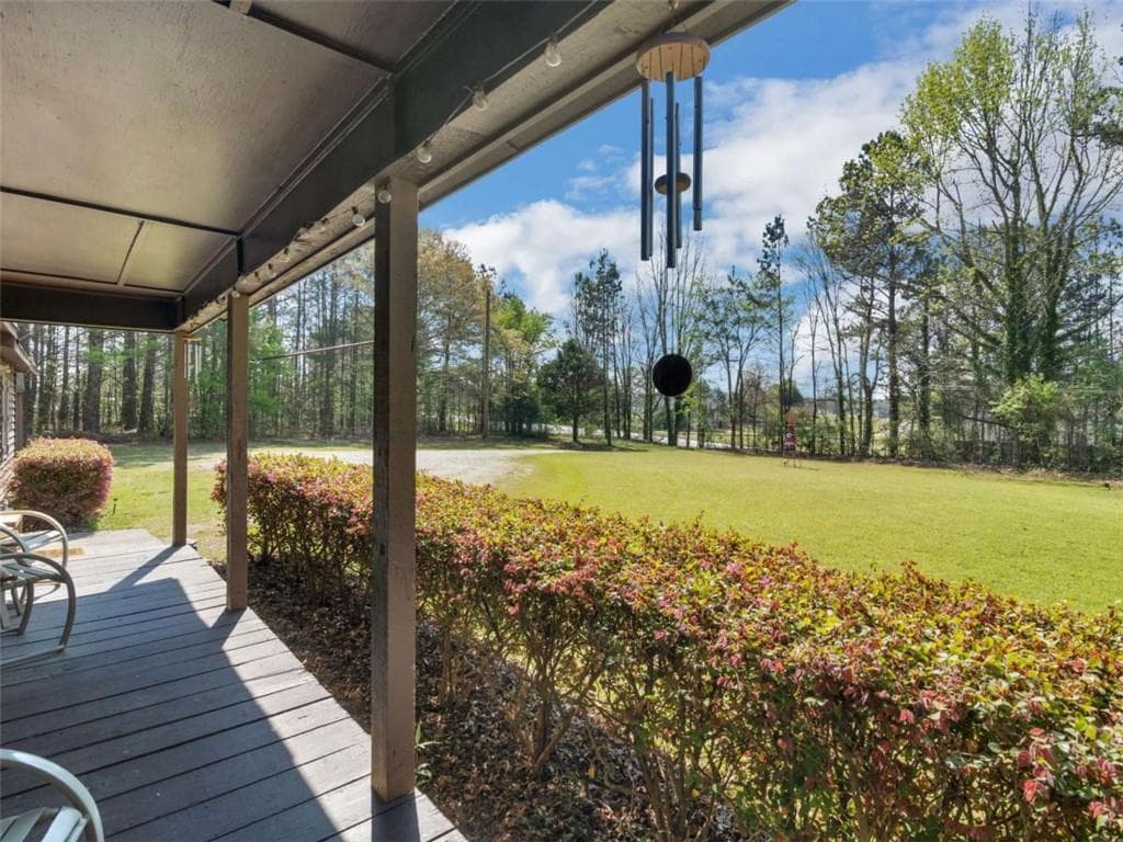 3 bedroom, 3 bathroom, 2,031 sq ft single family residence for sale at 2037 Hampton Locust Grove Road, Locust Grove, GA 30248 — photo 4