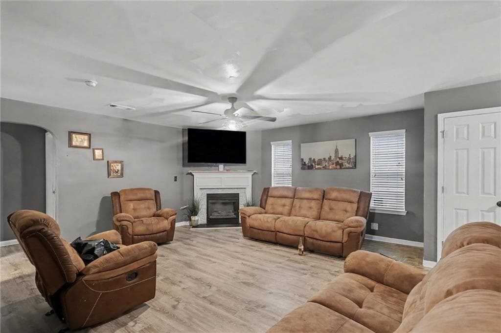 5 bedroom, 3 bathroom, 2,580 sq ft single family residence under contract at 3464 Augusta Street, South Fulton, GA 30349 — photo 2