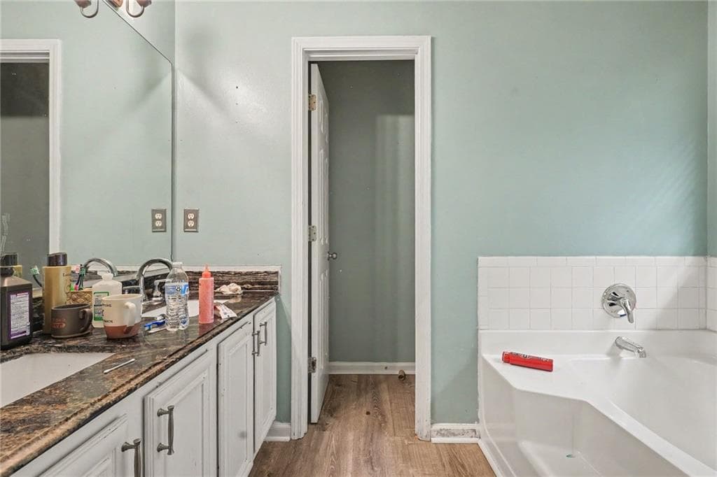 5 bedroom, 3 bathroom, 2,580 sq ft single family residence under contract at 3464 Augusta Street, South Fulton, GA 30349 — photo 4