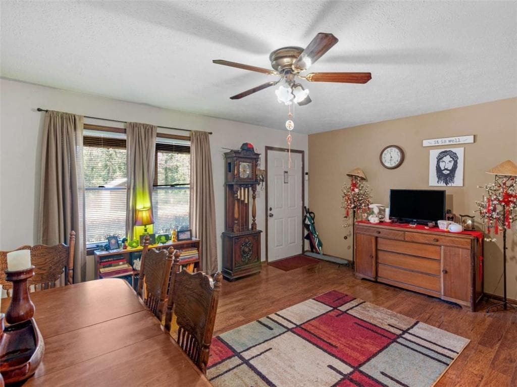 3 bedroom, 3 bathroom, 2,031 sq ft single family residence for sale at 2037 Hampton Locust Grove Road, Locust Grove, GA 30248 — photo 7