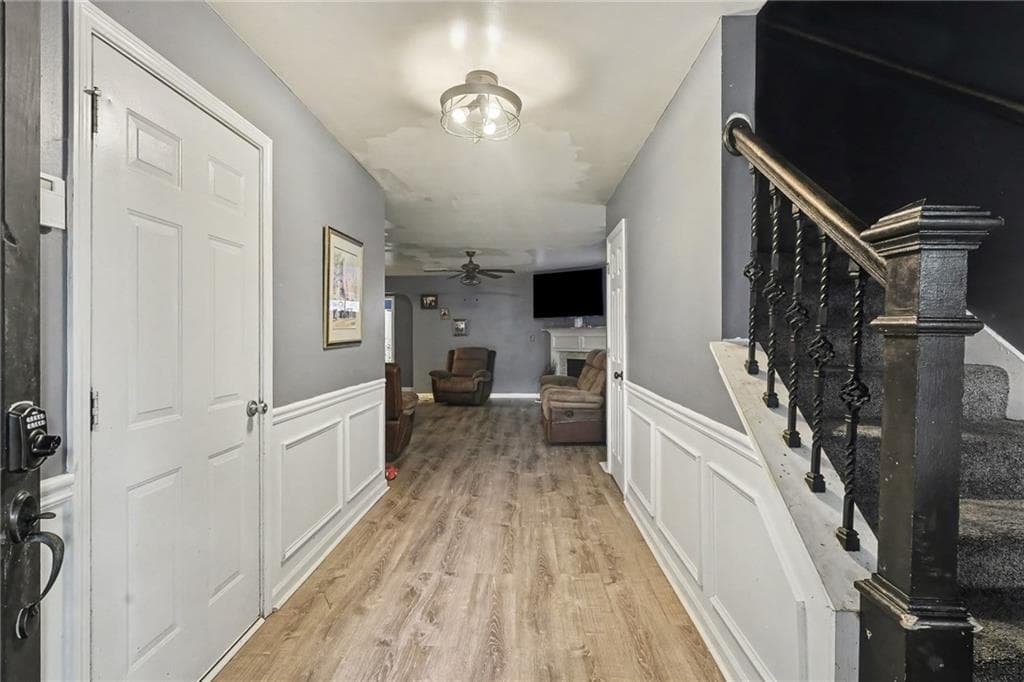 5 bedroom, 3 bathroom, 2,580 sq ft single family residence under contract at 3464 Augusta Street, South Fulton, GA 30349 — photo 8