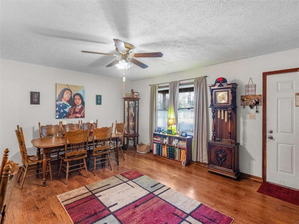 3 bedroom, 3 bathroom, 2,031 sq ft single family residence for sale at 2037 Hampton Locust Grove Road, Locust Grove, GA 30248 — photo 8