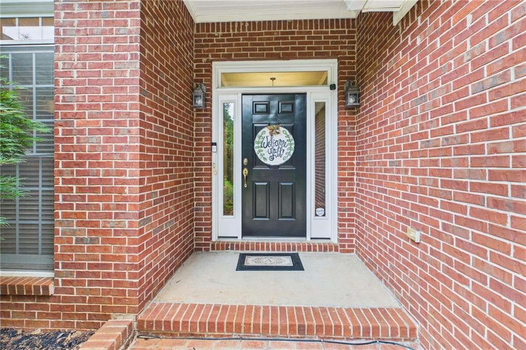 5 bedroom, 4 bathroom, 2,338 sq ft single family residence under contract at 5007 Lakeridge Close, Mcdonough, GA 30253 — photo 3