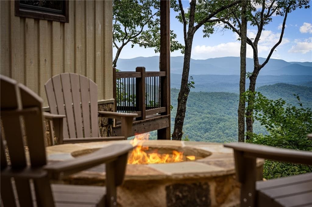 2 bedroom, 2 bathroom single family residence for sale at 380 Utana Bluffs Trail, Ellijay, GA 30540 — photo 2