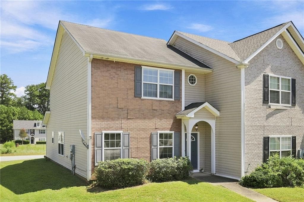 3 bedroom, 3 bathroom, 1,530 sq ft single family residence for rent at 8606 Thomas Lane, Riverdale, GA 30274 for $1,635 a month — photo 2