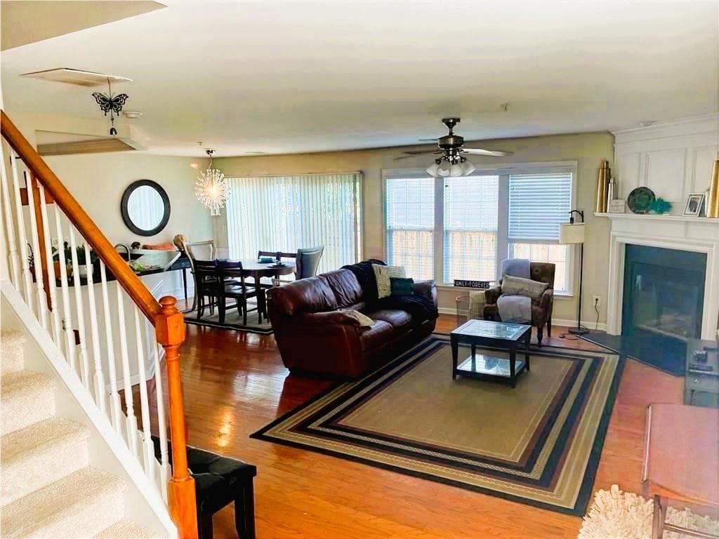4 bedroom, 3 bathroom, 1,878 sq ft townhouse for sale at 294 Balaban Circle, Woodstock, GA 30188 — photo 5