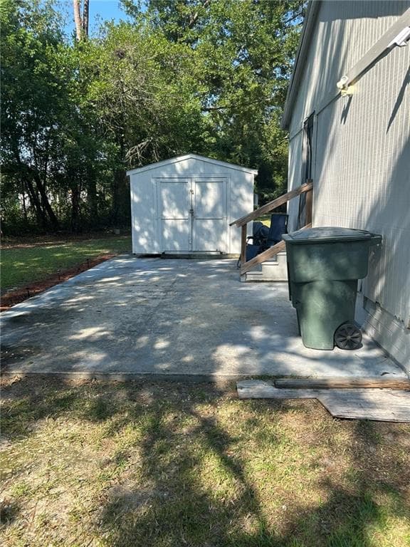 2 bedroom, 1 bathroom, 1,200 sq ft single family residence for sale at 118 Shamrock Avenue, Jesup, GA 31545 — photo 10