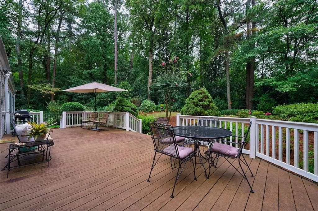 4 bedroom, 3 bathroom, 2,573 sq ft single family residence for sale at 3952 Club Drive, Atlanta, GA 30319 — photo 7