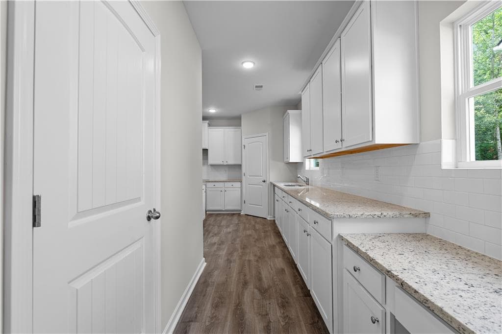 4 bedroom, 3 bathroom, 2,500 sq ft single family residence for sale at 489 Charleston Place, Villa Rica, GA 30180 — photo 6