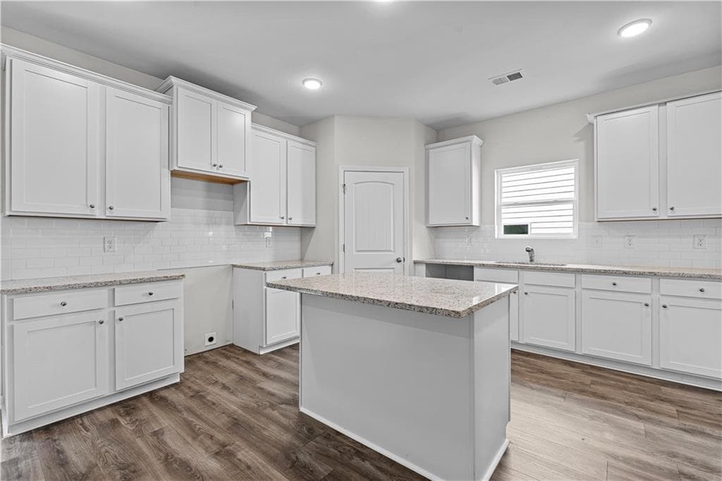 4 bedroom, 3 bathroom, 2,500 sq ft single family residence for sale at 489 Charleston Place, Villa Rica, GA 30180 — photo 9